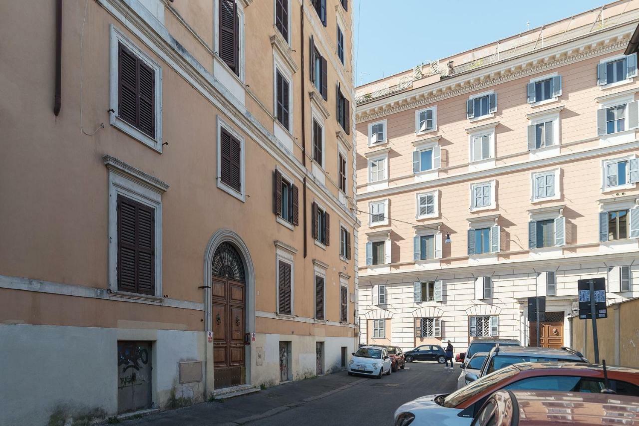 San Giovanni & Colosseo Roomy Flat * Rome